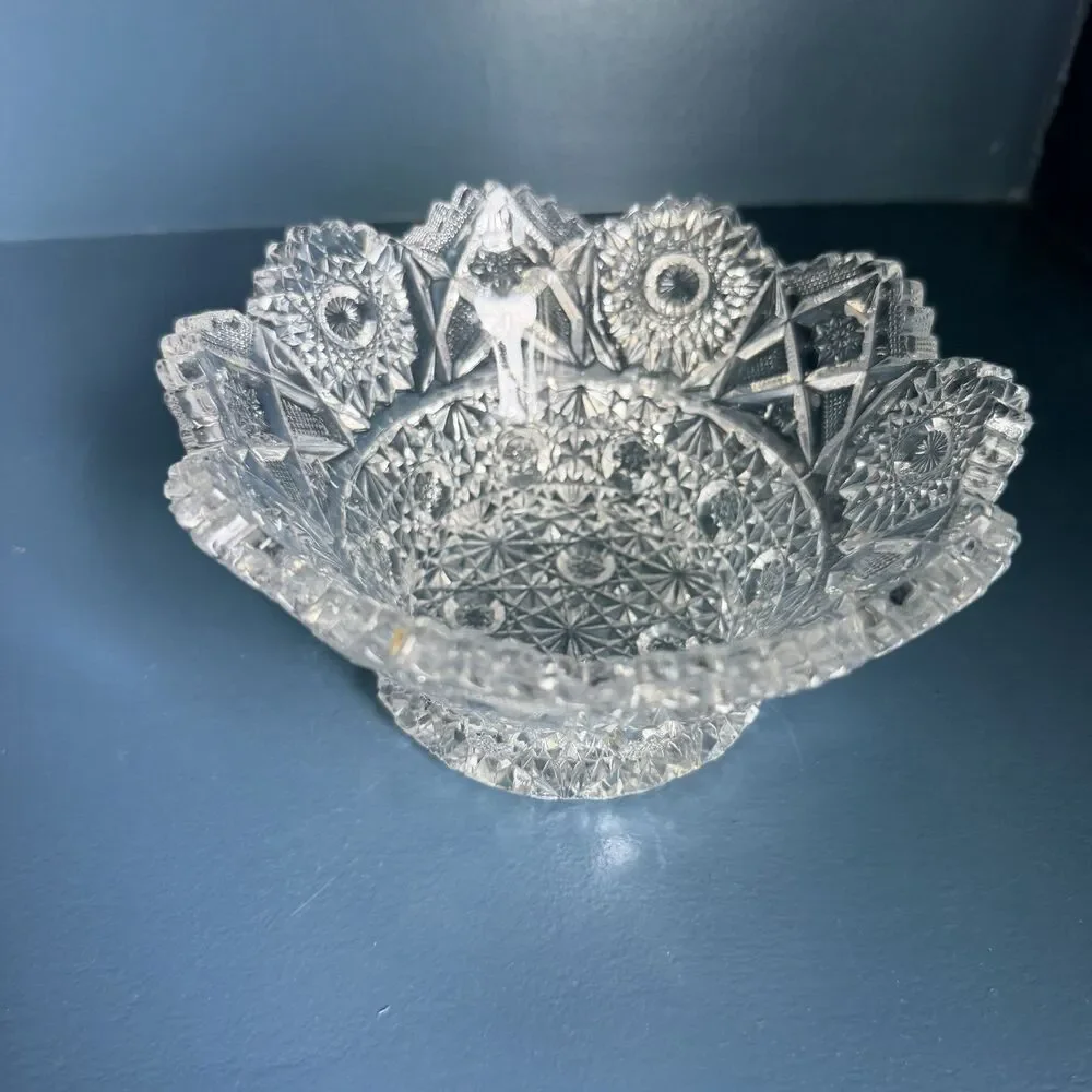 Vintage Cut Glass Bowl Beautiful 6” diameter x 3” tall